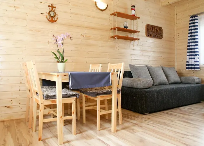 Ustka Letniskowy Zeglarski Сasa de vacaciones Przewloka (Pomerania)